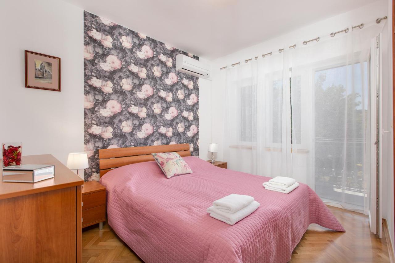 And Charming Apartment In Vantacici マリンスカ エクステリア 写真